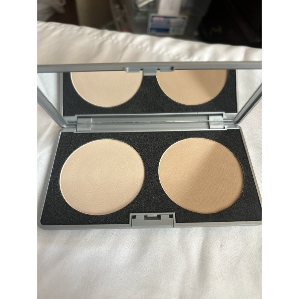 Models prefer Photo Finish Pressed powders light & medium 2 shades powder up